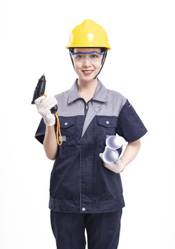 穿着工服拿着工具的女性工人