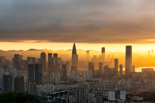 深圳市中心区日出风光