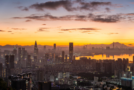 深圳市中心区日出风光