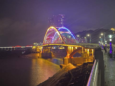 梧州鸳江桥夜景