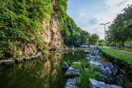 南京燕子矶三台洞长江观音景区