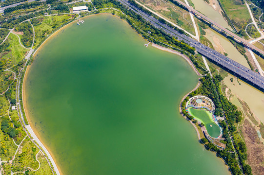 航拍河南郑州象湖生态湿地公园