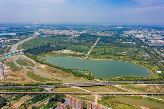 航拍河南郑州象湖生态湿地公园