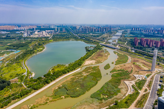 航拍河南郑州象湖生态湿地公园