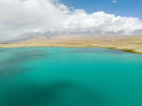 航拍新疆喀拉库里湖