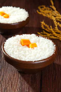 有机稻花香米饭