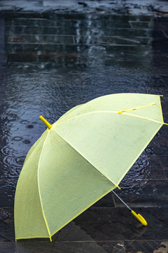 雨水雨天降雨