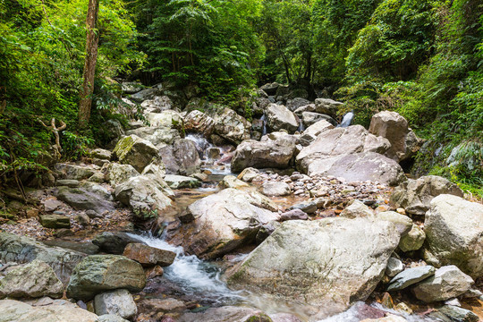 山间小溪