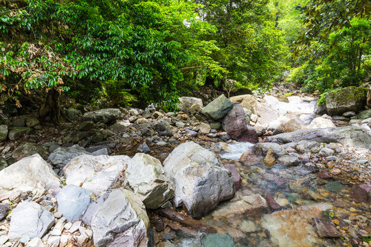 山间小溪