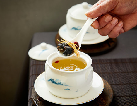 松茸黨參燉烏雞