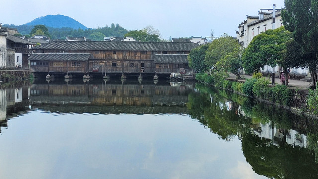 诸葛八卦村徽派建筑倒影