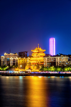 中国广西柳州西来古寺夜景