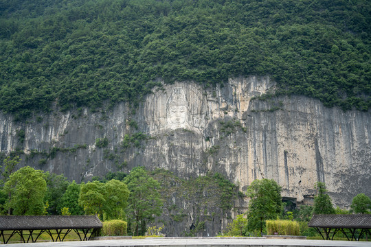 重庆黔江城市大峡谷观音