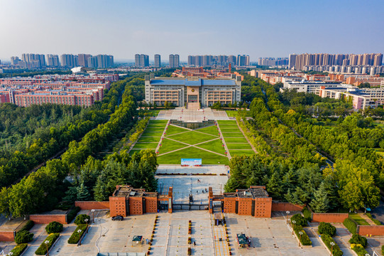 航拍郑州大学主校区南校门外景