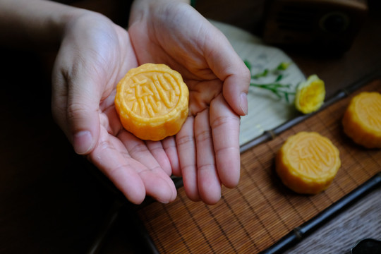 流心月饼