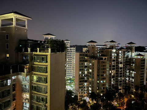 高档小区楼顶夜景