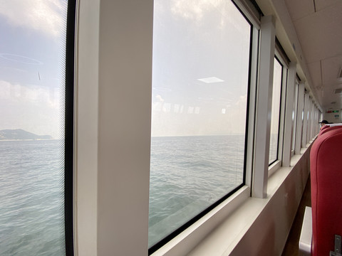 船上的窗户