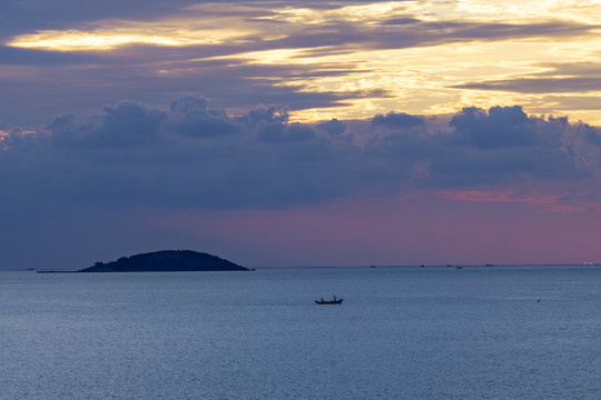 海边晨光