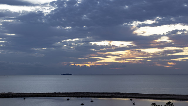 海邊晨光