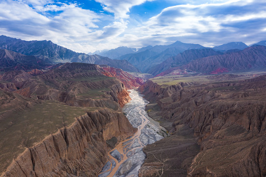 航拍酒泉洪水河大峡谷