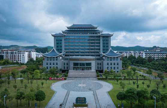 广西民族大学