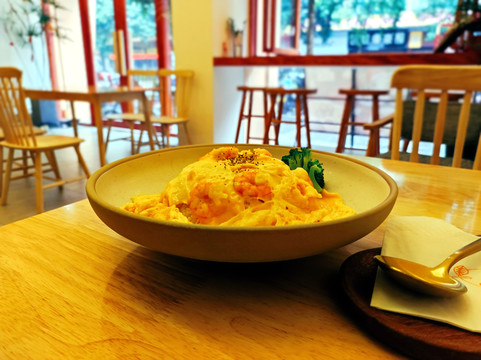 蝦仁滑蛋飯