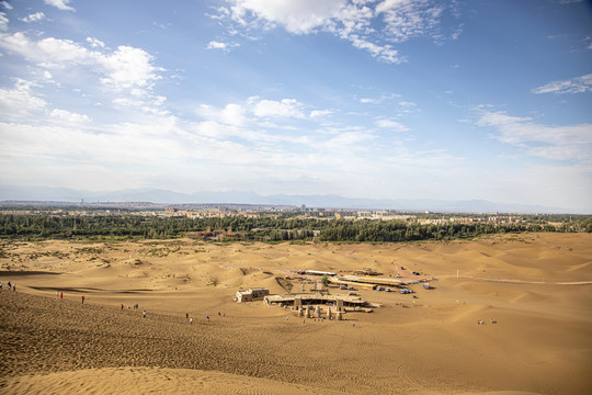 吐鲁番库木塔格沙漠