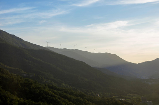 高山山坡暮色景色