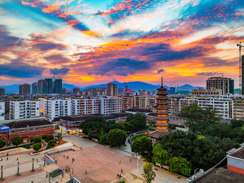 三影塔广场晚霞