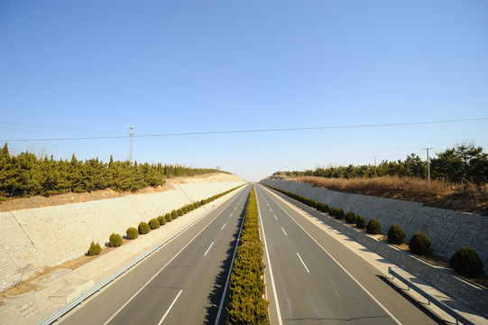 俯瞰高速公路