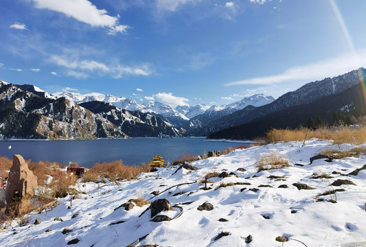 天山雪景