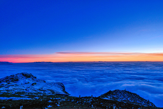 高山夕阳