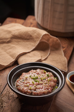 肉饼煲仔饭