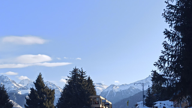 天山雪景