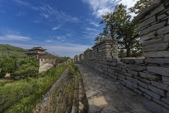 济南齐长城锦阳关风景图