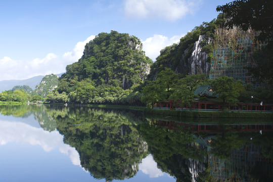 湖光山色水光倒影