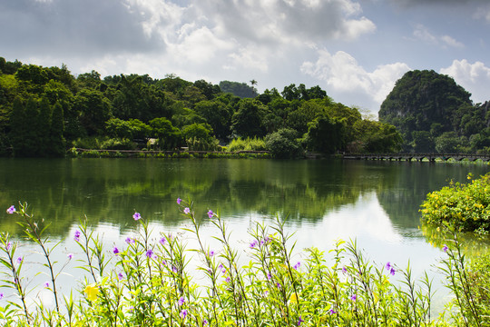 湖光山色水光倒影