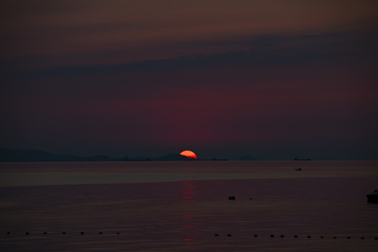 大海日出