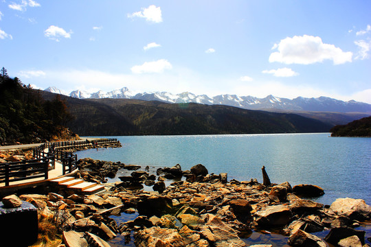 湖面湖水