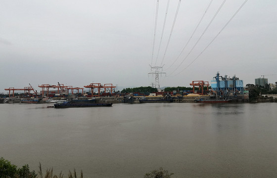 东江货运码头