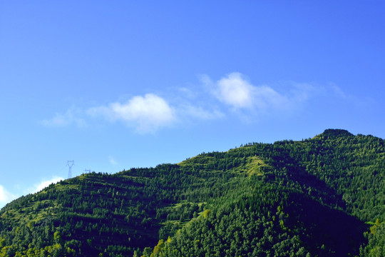 蓝天白云青山绿树