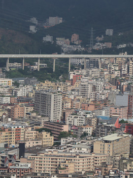 城中村六片山俯视高架桥