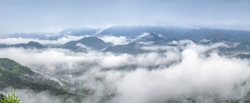 歙县长川村云海全景图