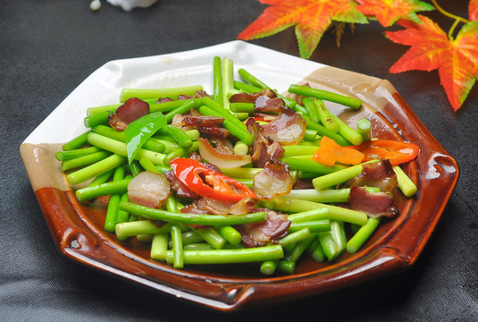 臘肉炒蒜臺(tái)