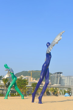 深圳大梅沙海滨蓝色羽翼人雕塑