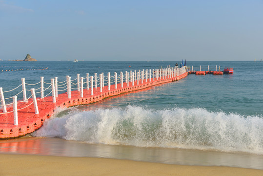 深圳大梅沙浮桥沙滩海浪