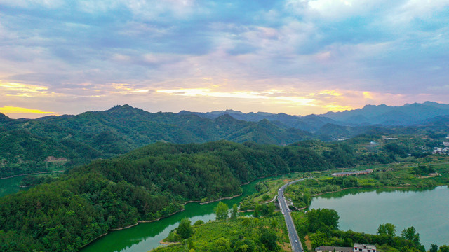 龙湖湿地晚景