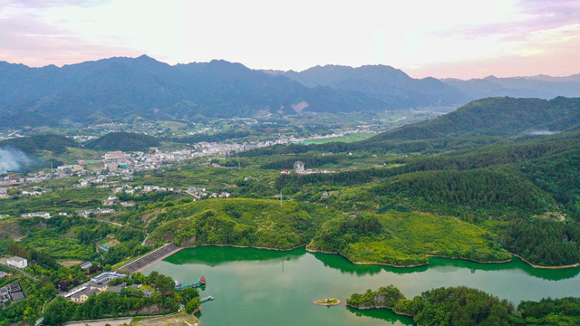 龙湖湿地