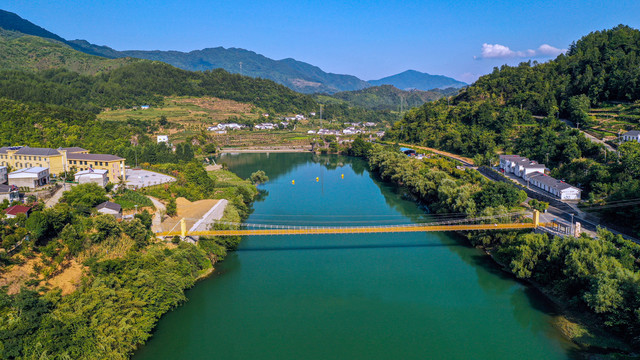 鄂坪大河湾美景