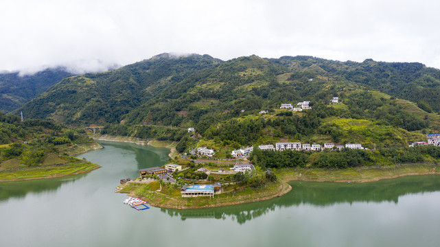 新洲楠木寨湖水